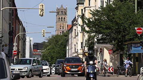 Gut was los am Baldeplatz, der zwar nicht unbedingt sch&ouml;n ist, aber immer voller Leben.