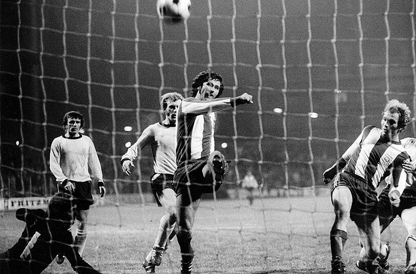 27. November 1971, Bundesliga: Die Bayern feiern ihren höchsten Bundesliga-Sieg. Im Stadion an der Grünwalder Straße erzielt Gerd Müller beim 11:1-Erfolg vier Tore. Die Münchner werden Meister, Dortmund steigt ab.