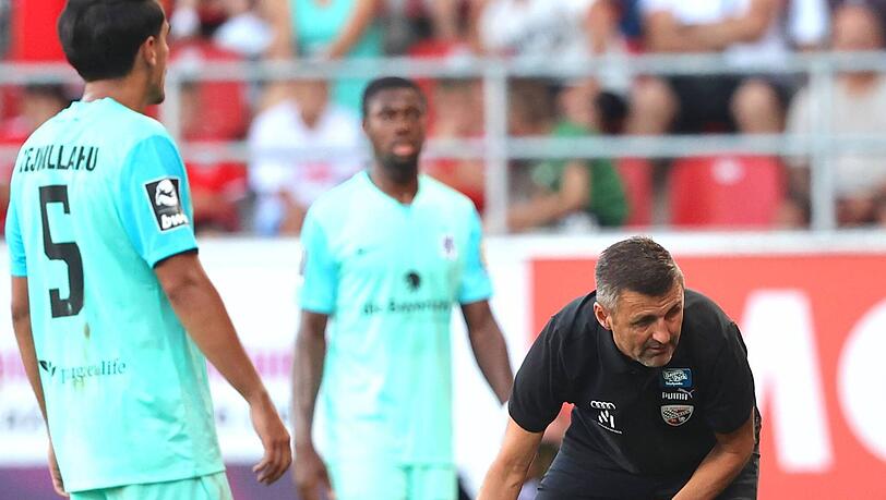 Sieg gegen den Ex-Klub: Ingolstadt-Coach Michael Köllner half gegen den TSV 1860 sogar als "Balldieb". Sieg gegen den Ex-Klub: Ingolstadt-Coach Michael Köllner half gegen den TSV 1860 sogar als "Balldieb".