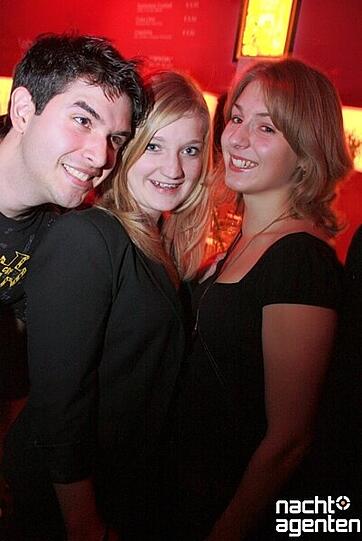 "Erstsemesterfest auf 2 Areas" in der Spielwiese (Freitag 11.11.2011). Noch mehr Fotos sehen Sie unter: www.nachtagenten.de.