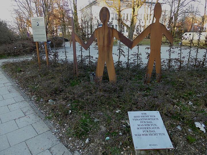 Die Stadteilspaziergänge mit Historikerin Dorle Griebl und BA-Mitgliedern kamen bei den Bürgern gut an. Hier ein Paar Impressionen vom Rundgang in Alt-Solln.