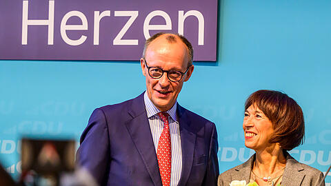 Friedrich Merz mit Ehefrau Charlotte Merz bei der Wahlkreisvertreterversammlung der CDU.
