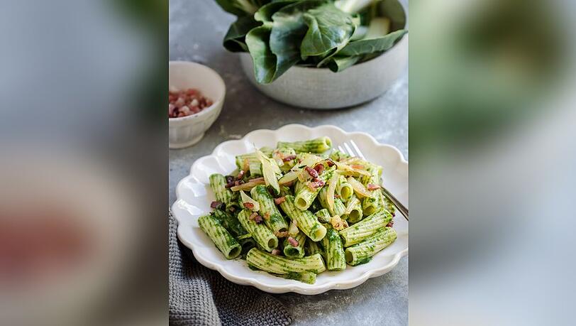Die Mangold-Saison dauert von Mai bis Oktober.