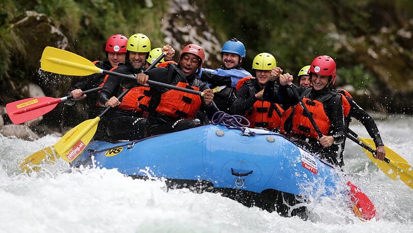 "Wir haben uns gegenseitig von den Booten runtergekämpft", sagt Lex über den Rafting-Trip.