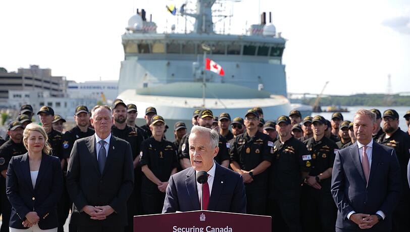 Kanadas Premier Carney verkündete die Entscheidung auf einer Militärbasis in Halifax. Kanadas Premier Carney verkündete die Entscheidung auf einer Militärbasis in Halifax.