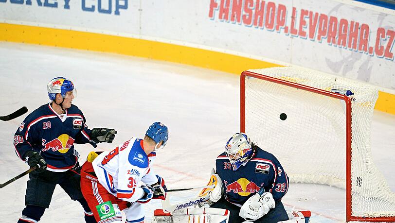 Kassierte zuletzt reichlich Gegentreffer: EHC-Keeper Jochen Reimer. Kassierte zuletzt reichlich Gegentreffer: EHC-Keeper Jochen Reimer.