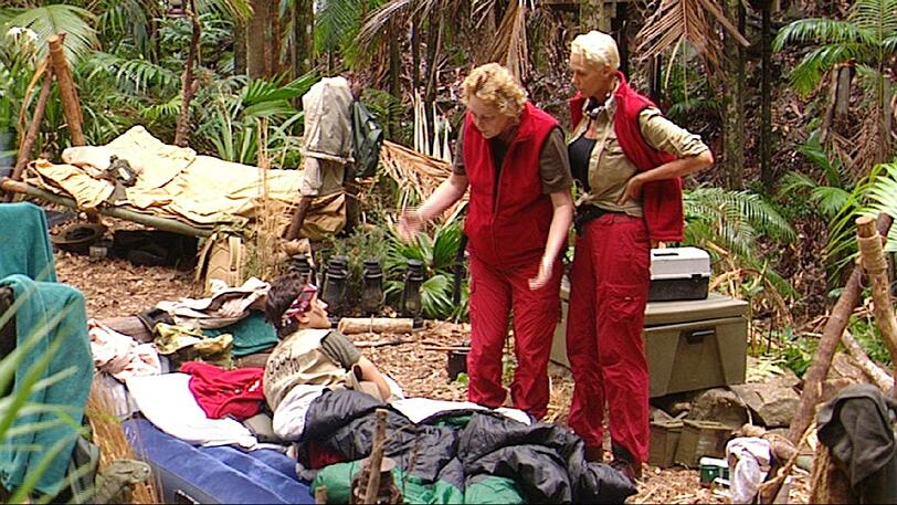 Gibt&rsquo;s auch&rsquo;n Aus-Knopf bei dir?&ldquo; Roccos Frage an Ramona, weil sie ihm Unordnung vorgeworfen hat. Brigitte Nielsen schaut zu (r.).