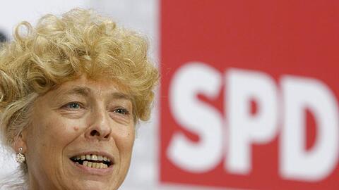 Ärger von allen Seiten: Die SPD-Kandidatin Gesine Schwan.