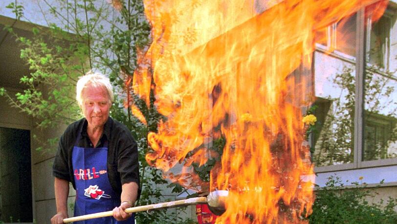 Mit Brennspiritus kann das Feuer außer Kontrolle geraten. Mit Brennspiritus kann das Feuer außer Kontrolle geraten.