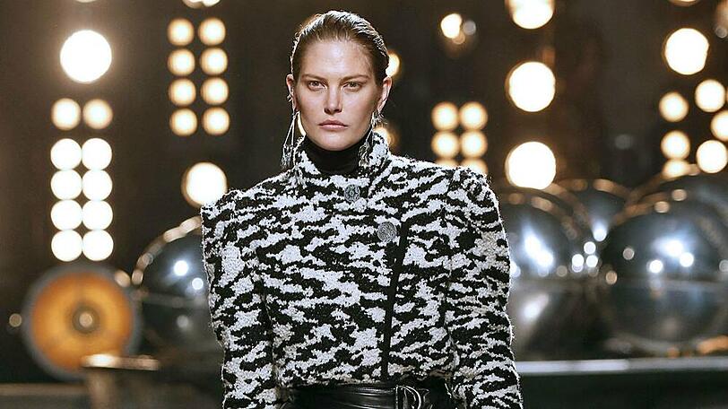 Dieses Zebra-Modell von Isabel Marant liegt absolut im Trend
