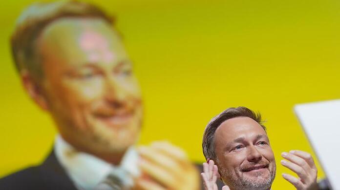 FDP-Chef Christian Lindner attackiert im Wahlkampf auch die Union.