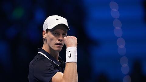 Jannik Sinner kürt sich erstmals zum Sieger bei den ATP-Finals.