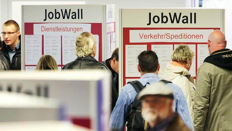 Arbeitsmarktmesse: Dem Job-Boom in Deutschland droht nach Einschätzung von Fachleuten 2017 eine kräftige Delle. Arbeitsmarktmesse: Dem Job-Boom in Deutschland droht nach Einschätzung von Fachleuten 2017 eine kräftige Delle.