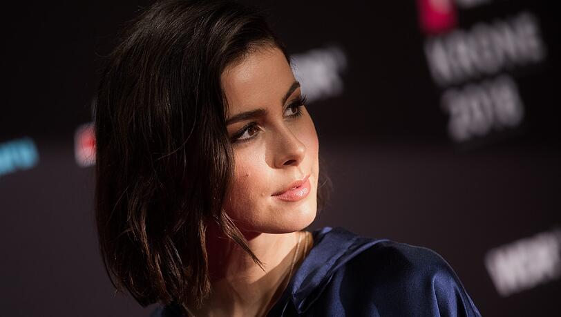 Nach acht Jahren Beziehung haben sich Lena Meyer-Landrut und ihr Freund Max getrennt. Nach acht Jahren Beziehung haben sich Lena Meyer-Landrut und ihr Freund Max getrennt.