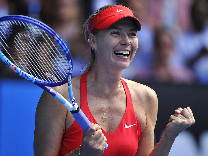 Maria Scharapowa auf dem Tennisplatz