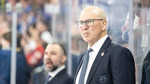 Könnte ohne Heimvorteil ins Viertelfinale starten: Der EHC Red Bull München um Coach Don Jackson.