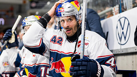 Keine Punkte in Wolfsburg, aber DEB-Ticket: EHC-Star Yasin Ehliz.