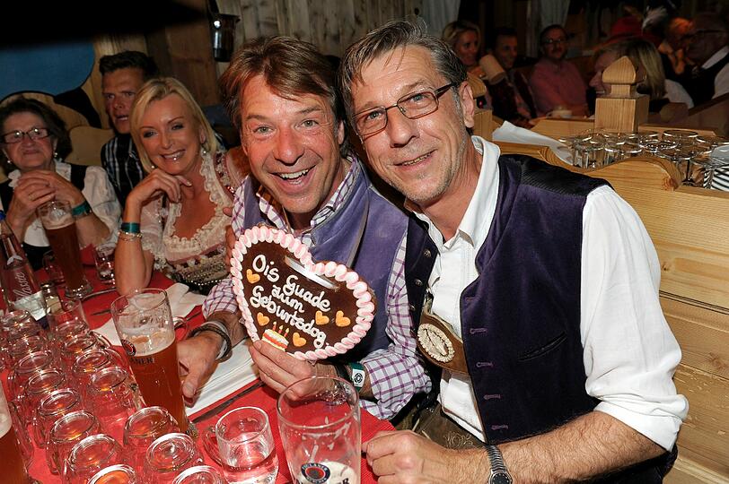 Ois Guade zum Geburtsdog! Steht nicht nur auf dem Herzerl, das wünscht auch die AZ. Alles Gute, Patrick Lindner!