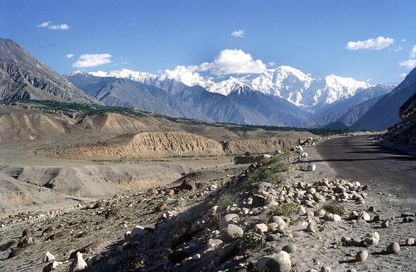Im Industal mit Nanga Parbat am südlichen Abzweig der Seidenstraße nach Indien.