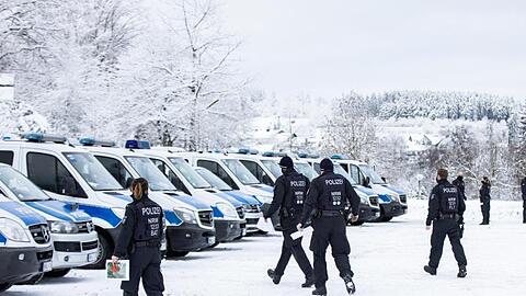 In Winterberg (Nordrhein-Westfalen) waren vorsorglich zahlreiche Polizisten im Einsatz.
