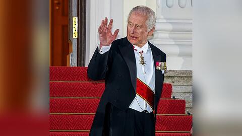 König Charles III. wird am 6. Mai 2023 bei einer offiziellen Zeremonie zum Monarchen des Vereinigten Königreichs gekrönt.
