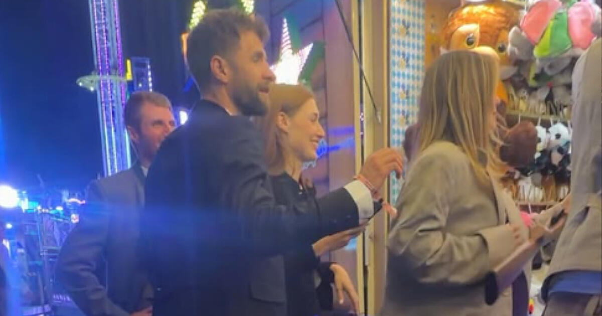 Photo: Abendzeitung München Thomas Müller and Eve Rose Bitbol make first public appearance in Paris