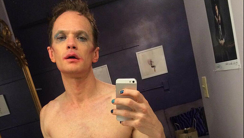 Neil Patrick Harris hinter den Kulissen von "Hedwig and the Angry Inch" Neil Patrick Harris hinter den Kulissen von "Hedwig and the Angry Inch"