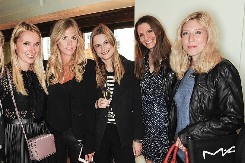 Vivi von Schön, Laureen Schuberth, Nathalie Haas (Michael Kors GmbH), Anastasia Holeczek und AZ-Reporterin Kimberly Hoppe