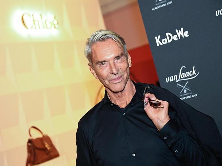 Der Designer Wolfgang Joop hat ein neues Buch geschrieben - per Hand.