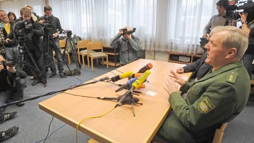 Der Passauer Polizeichef Alois Mannichl bei einer Pressekonferenz.