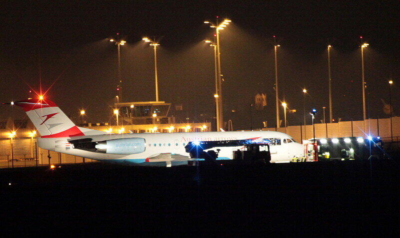 Die Fokker 70 nach der Notlandung