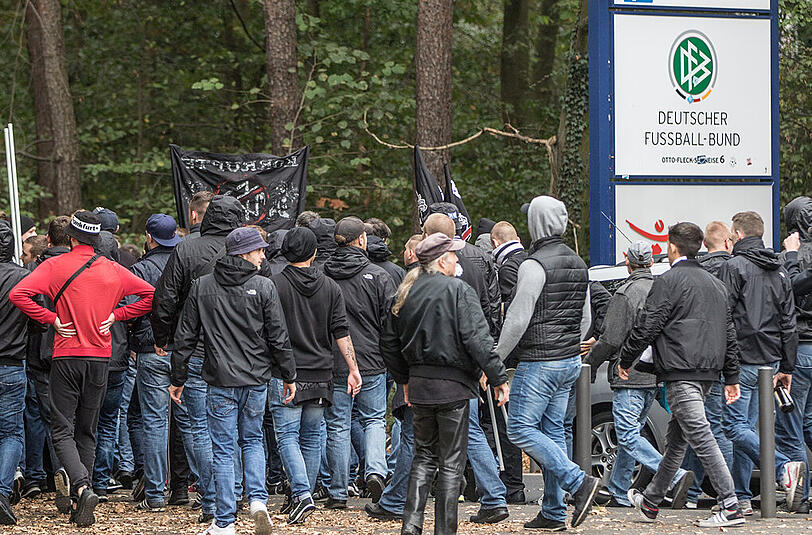 Protestmarsch der Eintracht-Fans in Richtung Zentrale des DFB in Frankfurt am Main.