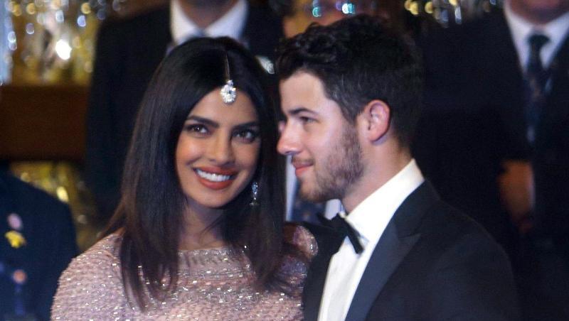 Priyanka Chopra und Nick Jonas haben ein neues Familienmitglied: den Deutschen Schäferhund Gino. Priyanka Chopra und Nick Jonas haben ein neues Familienmitglied: den Deutschen Schäferhund Gino.