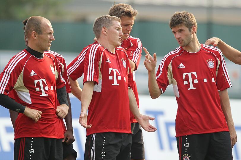 Ribéry ist wieder dabei, Lahm und Heynckes schreiben Autogramme, Neuer hechtet nach dem Ball: Bilder aus dem Trainingslager der Bayern am Gardasee