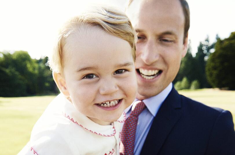 Der kleine George feiert seinen dritten Geburtstag. Die süßesten Bilder des Prinzen zum Durchklicken.