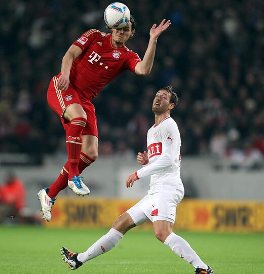 DANIEL VAN BUYTEN, NOTE 4:
Mit ihm hat Bayern kein Spiel in dieser Saison verloren. Stand gut, beim 0:1 ohne Ordnung wie die gesamte Abwehr. Schenkte Cacau und dem VfB durch seine verkorkste Kopfball-Abwehr beinahe das 2:2.