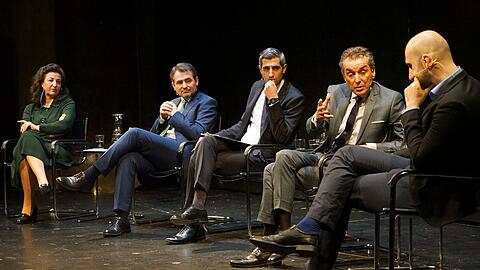 Sorgen für eine spannende Debatte (v.l.): Necla Kelek, Benjamin Idriz, Michel Abdollahi, Michel Friedman und Ahmad Mansour.