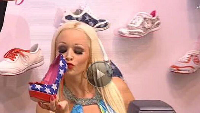 Daniela Katzenberger in ihrem Element: Schuhe! Daniela Katzenberger in ihrem Element: Schuhe!
