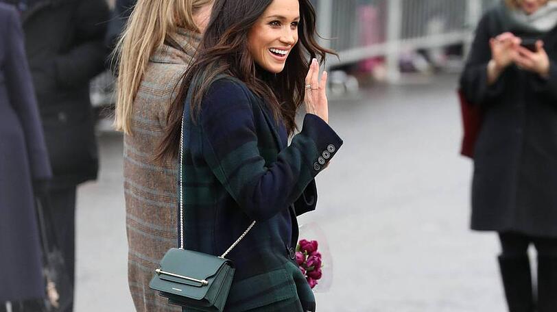 Sehr schick: Meghan Markle bei ihrer Ankunft in Edinburgh.