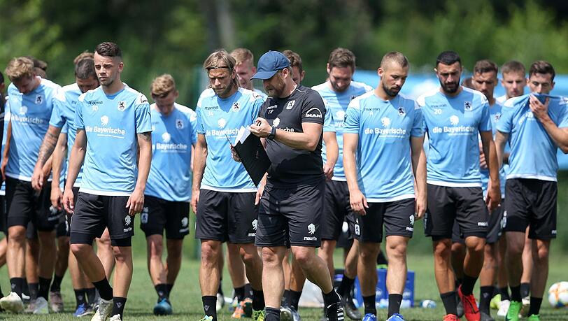 Daniel Bierofka schwört sein Team derzeit in Windischgarsten auf die neue Saison vor.
