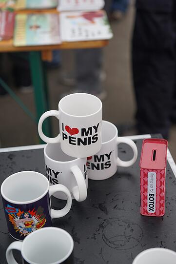 Die Bilder vom BRK Flohmarkt auf der Theresienwiese.