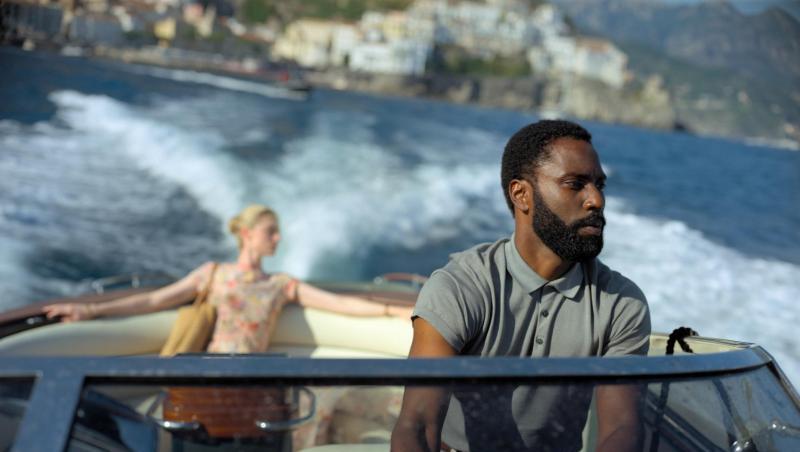 Elizabeth Debicki und John David Washington in einer Szene des Films "Tenet". Elizabeth Debicki und John David Washington in einer Szene des Films "Tenet".