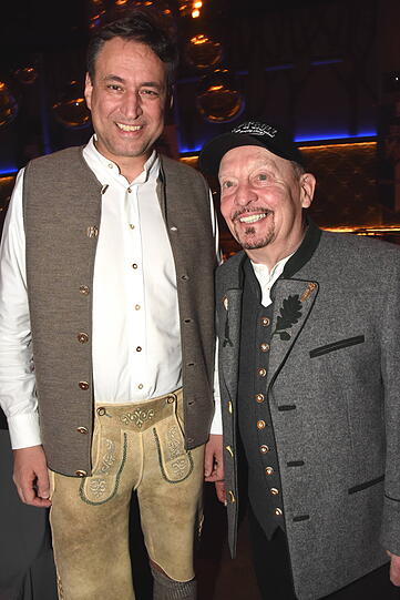 Bayerns Justizminister Georg Eisenreich und Barny Murphy von der Spider Murphy Gang.