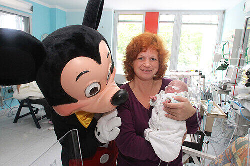 Mickeys große Ohren sind immer offen für Kinder in Not.