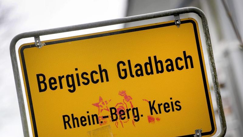 Fotos und Videos vom Missbrauch sollen in Chat-Gruppen mit bis zu 1800 Mitgliedern verbreitet worden sein. Fotos und Videos vom Missbrauch sollen in Chat-Gruppen mit bis zu 1800 Mitgliedern verbreitet worden sein.