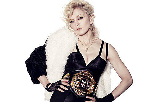 Aufreizend wie eh und je: Auf dem Cover ihres Albums &bdquo;Hard Candy&ldquo;, das jetzt erscheint, präsentiert sich Madonna als knapp bekleidete Boxerin.