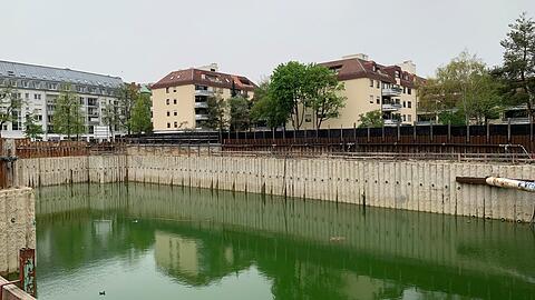 Die verwaiste Baustelle am "Sendlinger Loch".