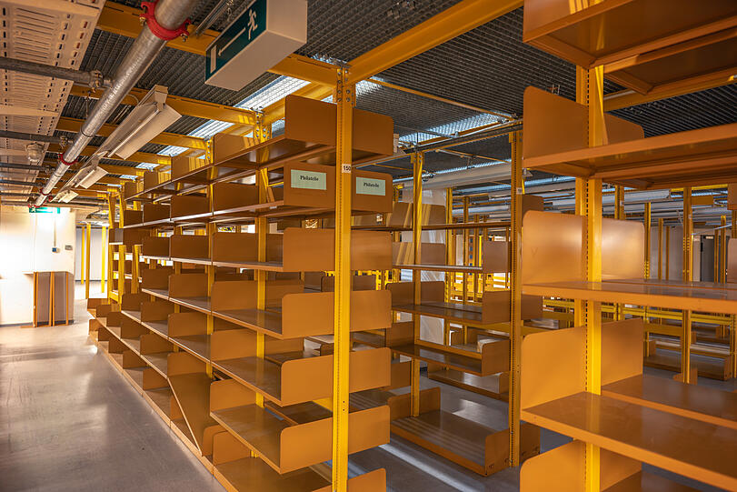 Regale der Stadtbibliothek, Regale der Stadtbibliothek,