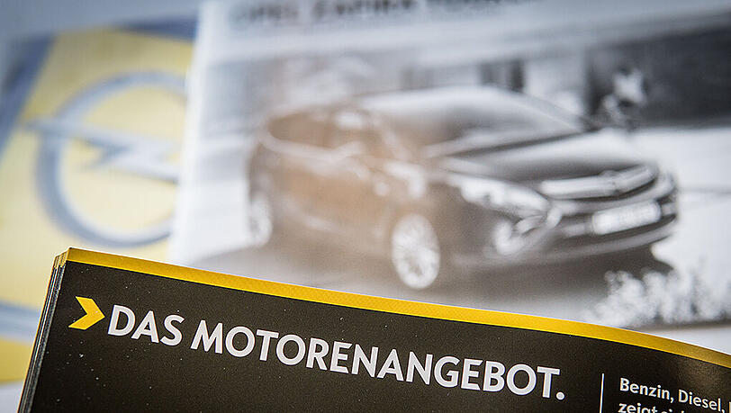 "Das Motorenangebot" wird in einem Werbeprospekt für den Opel Zafira vorgestellt. Foto: Frank Rumpenhorst "Das Motorenangebot" wird in einem Werbeprospekt für den Opel Zafira vorgestellt. Foto: Frank Rumpenhorst