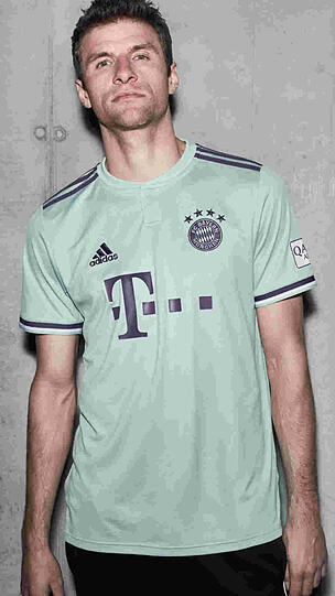 So sieht es also aus, das neue Auswärts-Trikot des FC Bayern.